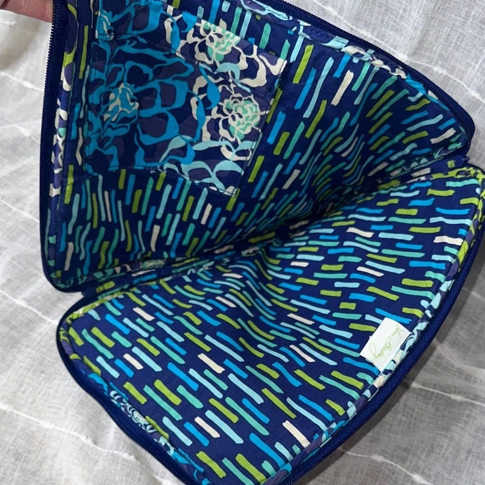 Vera Bradley Katalina Blues Quilted Laptop Travel Case w/Pocket & 3/4 Zip NWOT